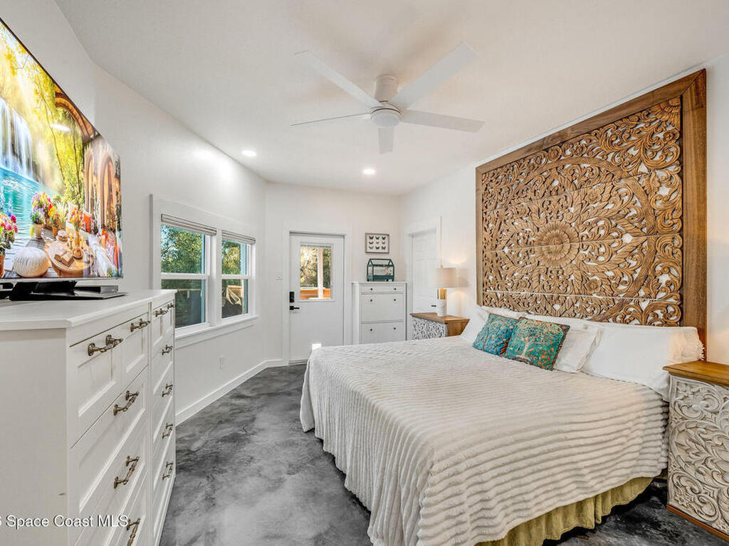 4160 Hidden Lakes Drive, Mims, FL 32754