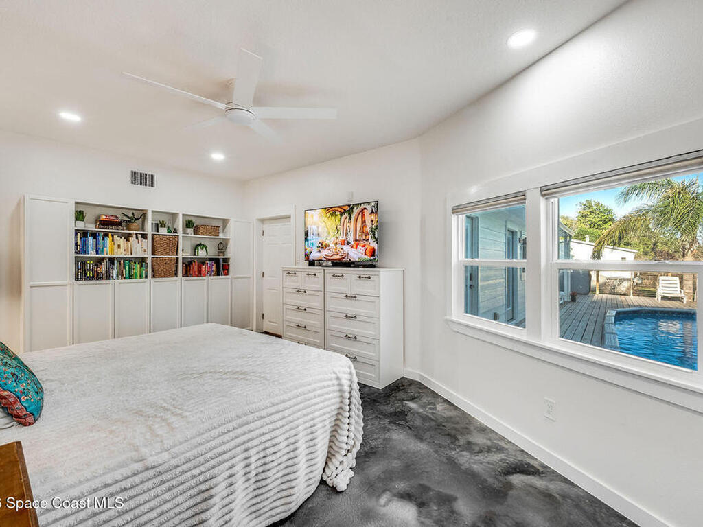 4160 Hidden Lakes Drive, Mims, FL 32754