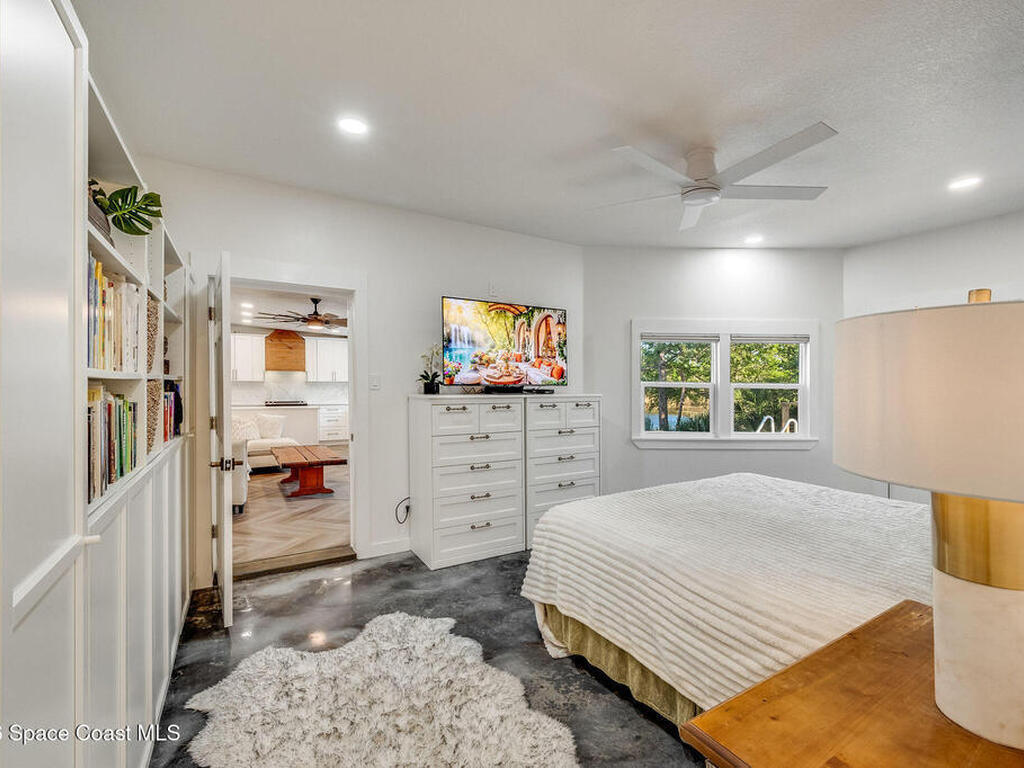 4160 Hidden Lakes Drive, Mims, FL 32754