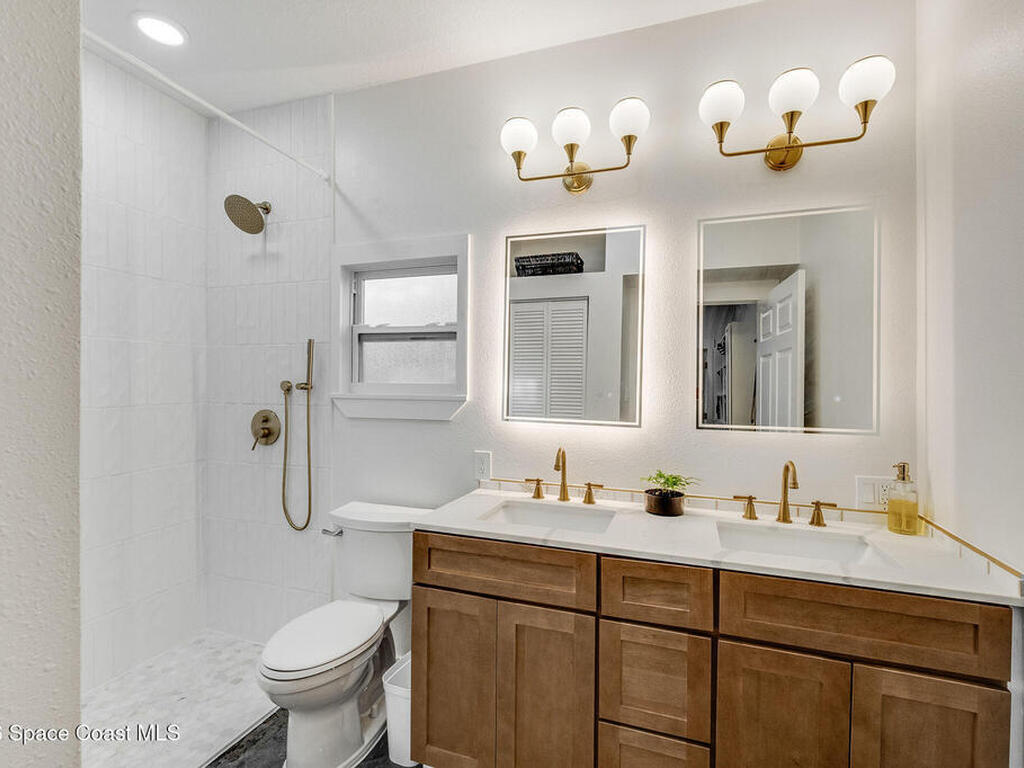 4160 Hidden Lakes Drive, Mims, FL 32754