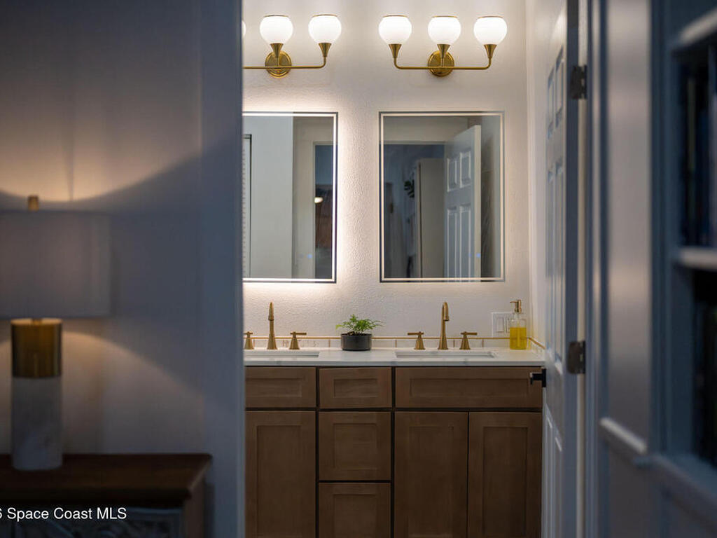 4160 Hidden Lakes Drive, Mims, FL 32754