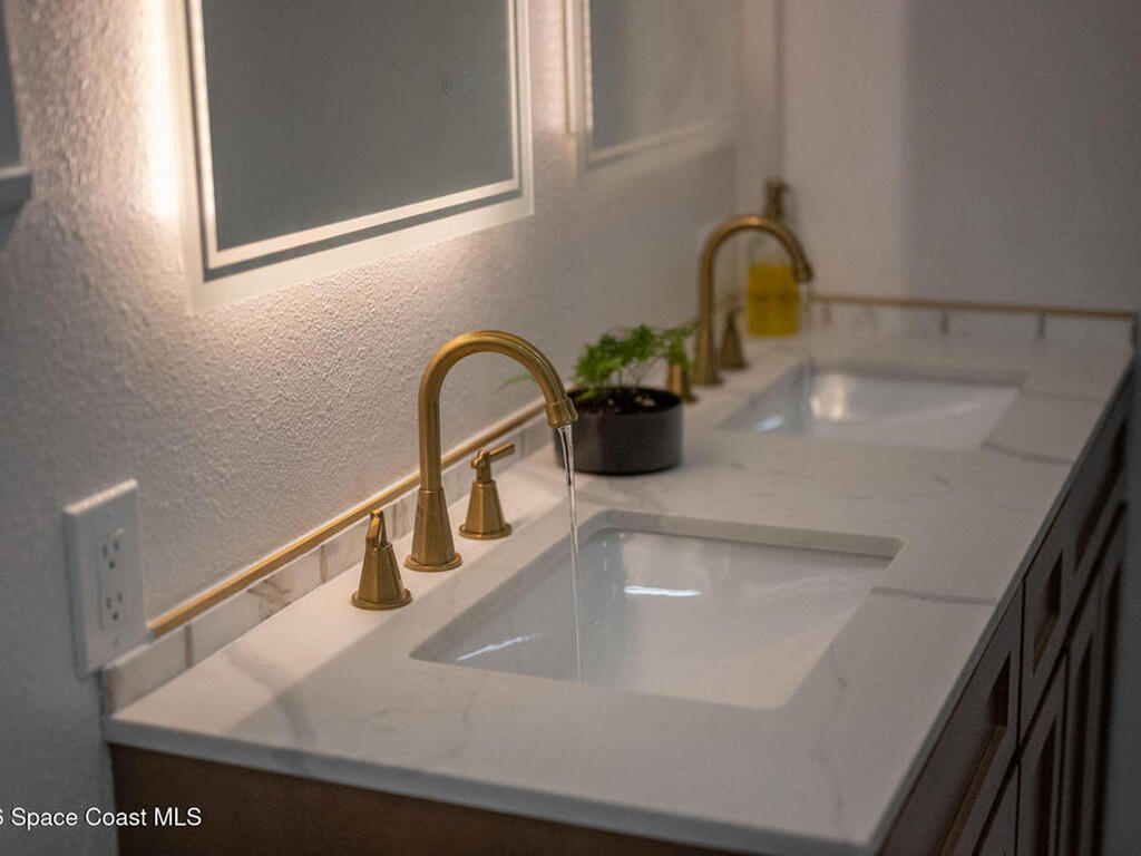 4160 Hidden Lakes Drive, Mims, FL 32754