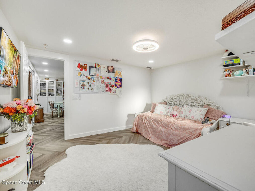 4160 Hidden Lakes Drive, Mims, FL 32754