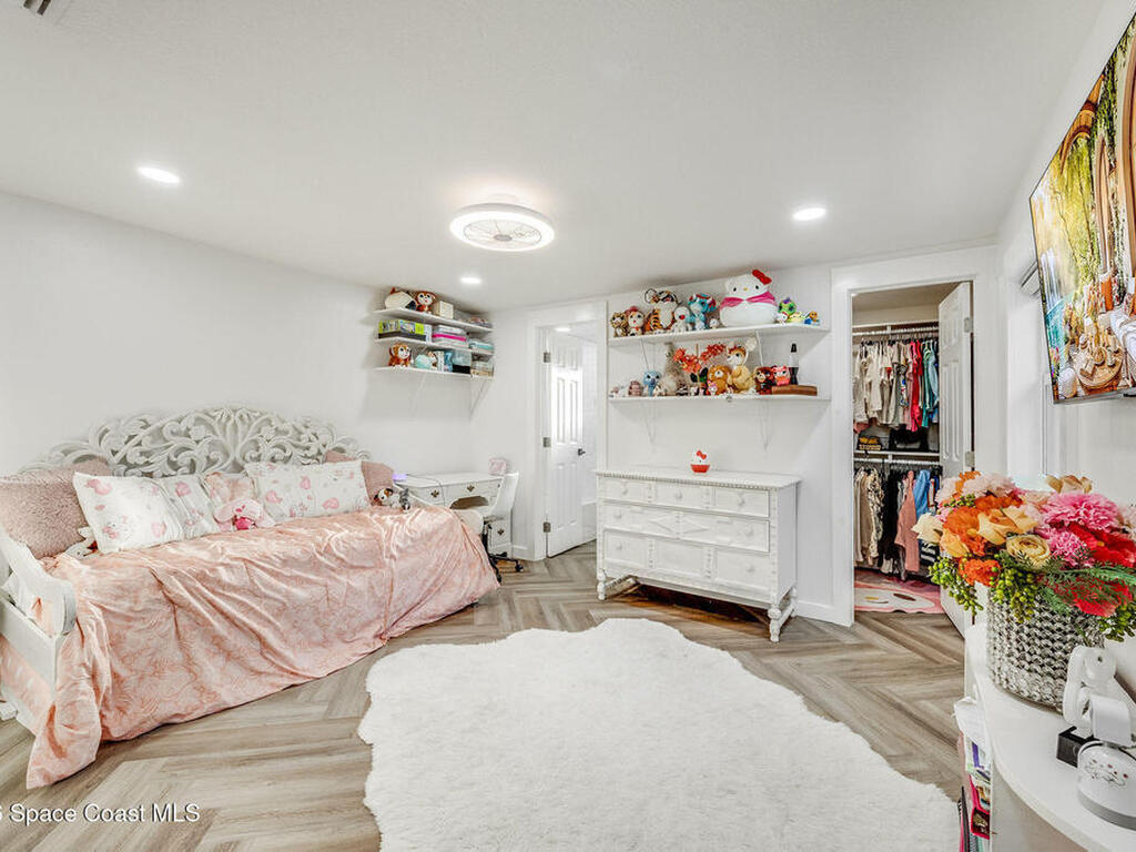 4160 Hidden Lakes Drive, Mims, FL 32754