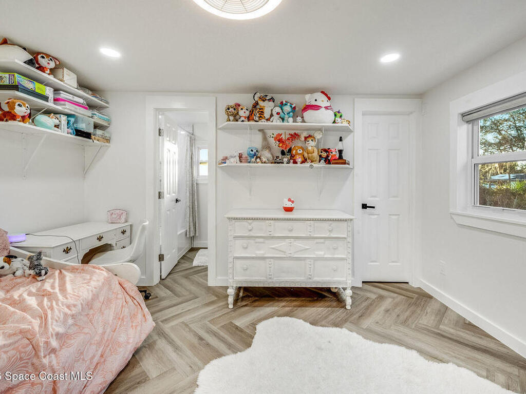 4160 Hidden Lakes Drive, Mims, FL 32754