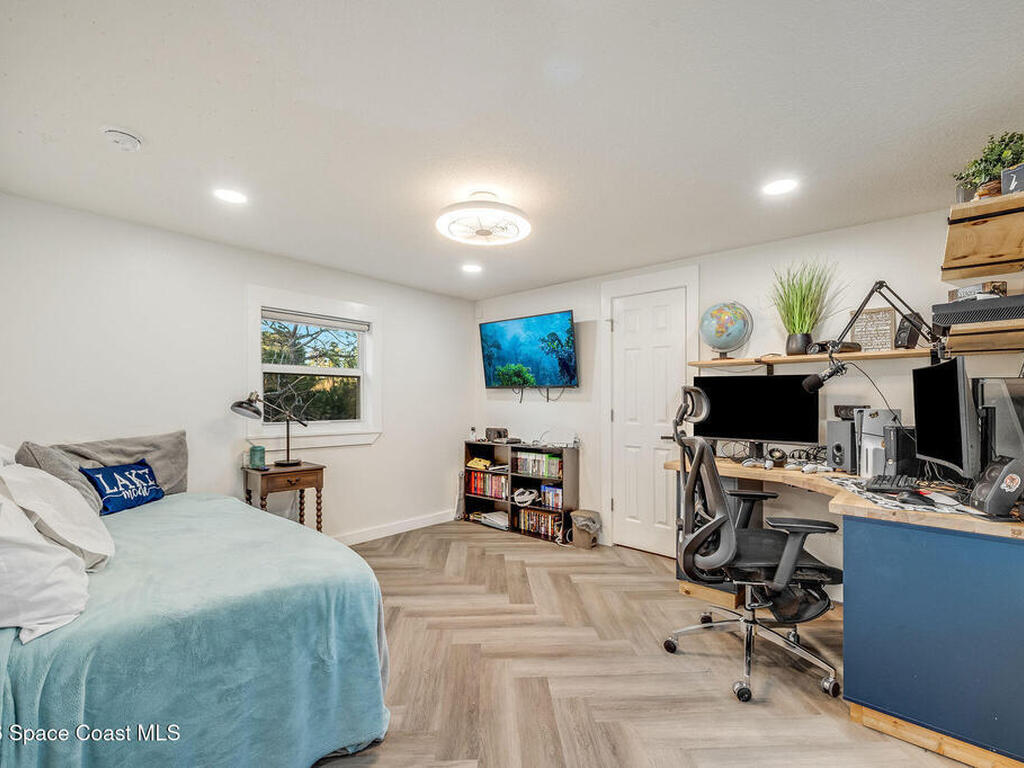 4160 Hidden Lakes Drive, Mims, FL 32754