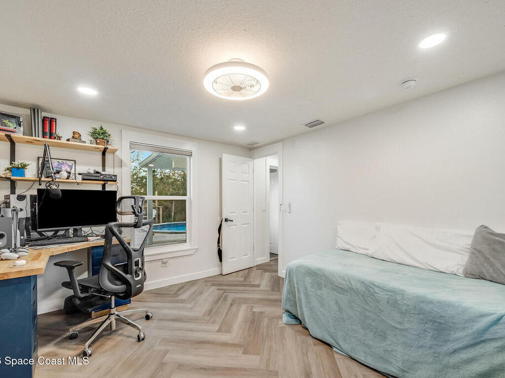 4160 Hidden Lakes Drive, Mims, FL 32754