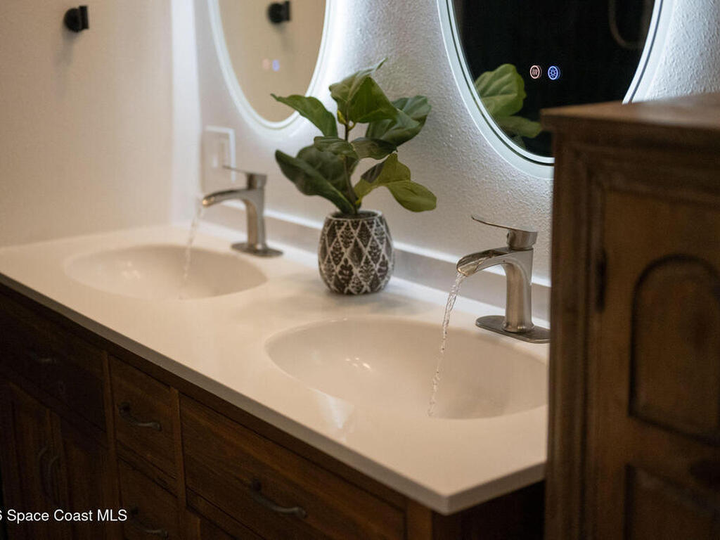 4160 Hidden Lakes Drive, Mims, FL 32754