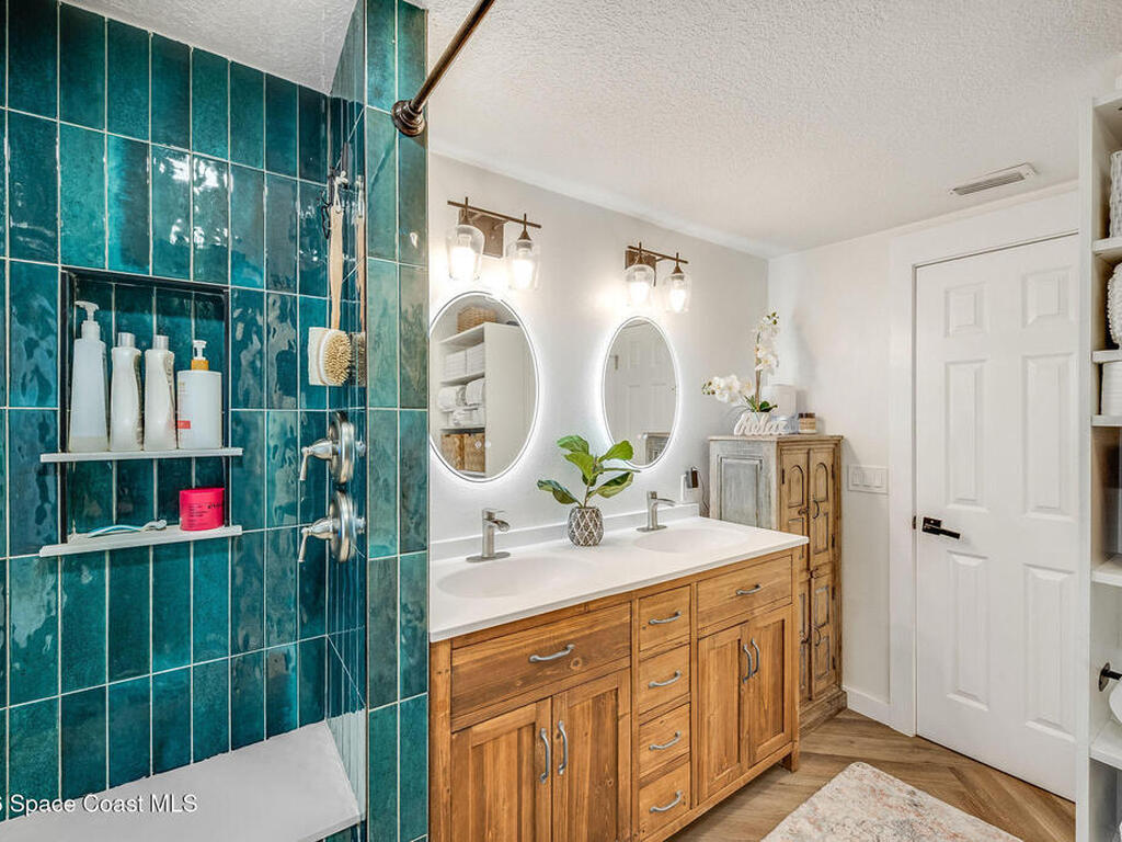 4160 Hidden Lakes Drive, Mims, FL 32754