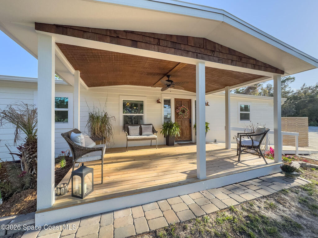 4160 Hidden Lakes Drive, Mims, FL 32754