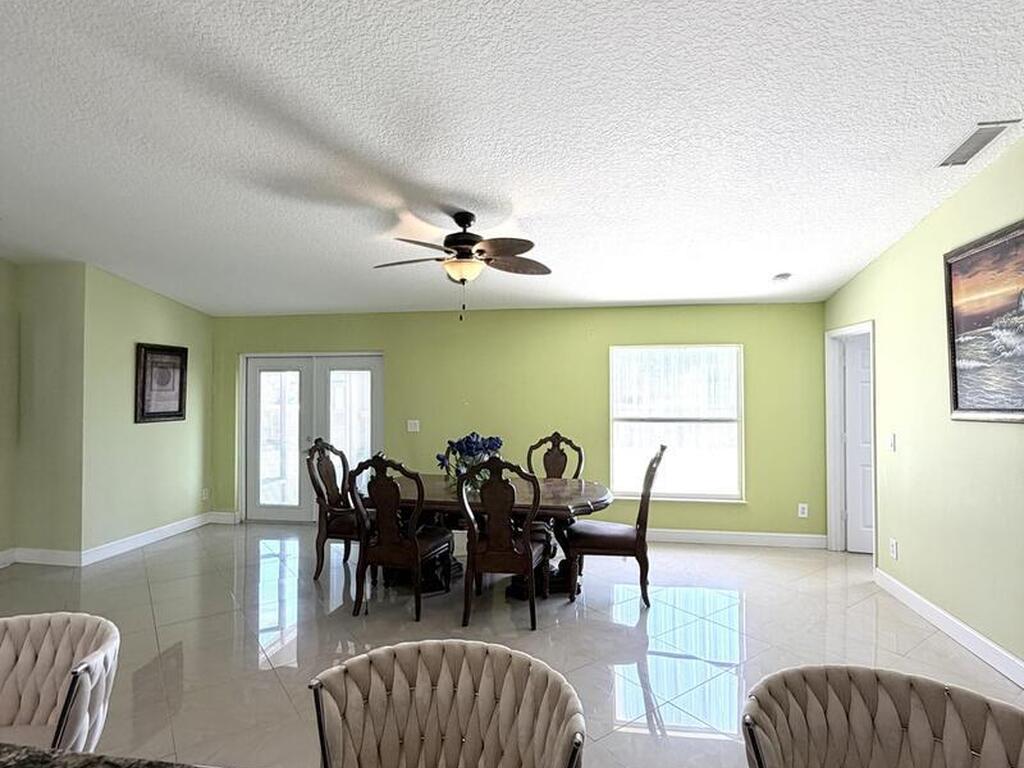 2601 Lakehurst Avenue, Palm Bay, FL 32908