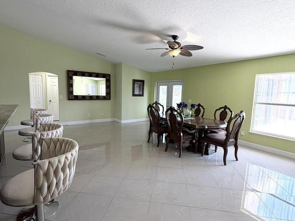 2601 Lakehurst Avenue, Palm Bay, FL 32908