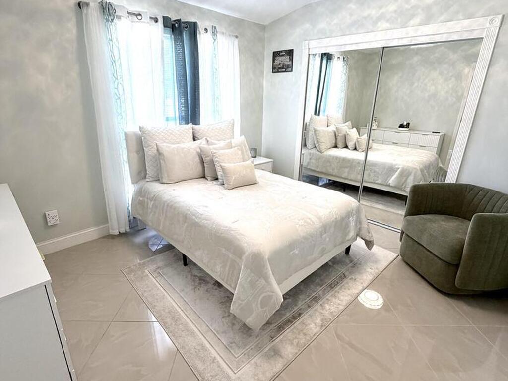 2601 Lakehurst Avenue, Palm Bay, FL 32908