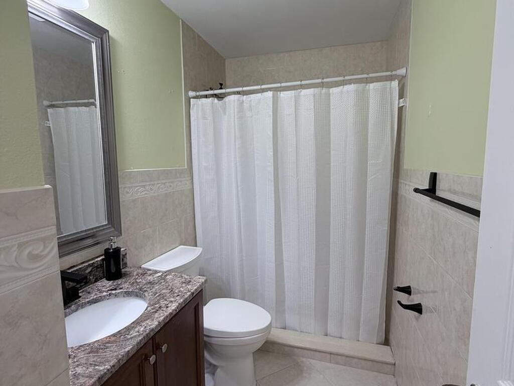 2601 Lakehurst Avenue, Palm Bay, FL 32908