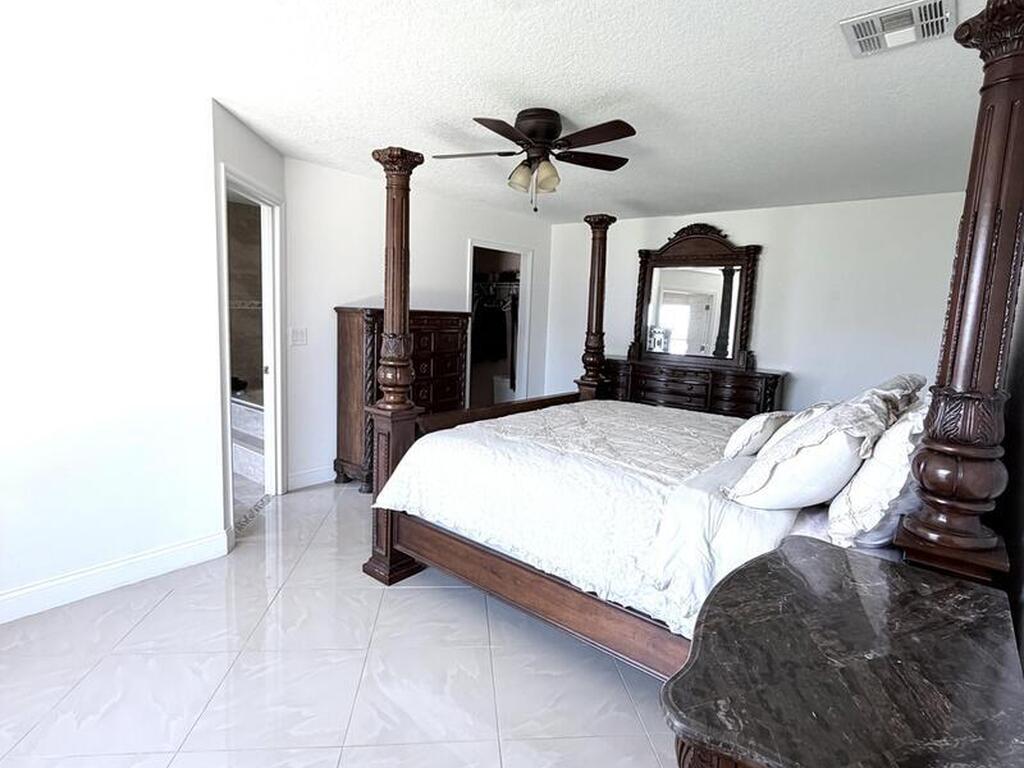 2601 Lakehurst Avenue, Palm Bay, FL 32908