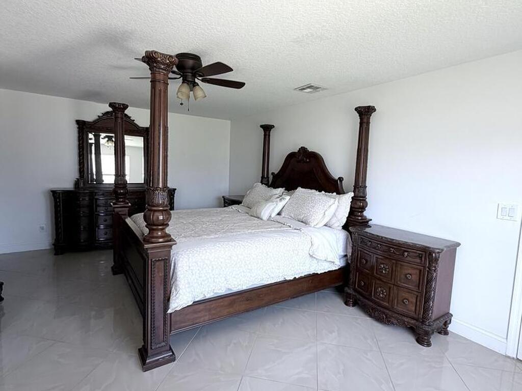 2601 Lakehurst Avenue, Palm Bay, FL 32908