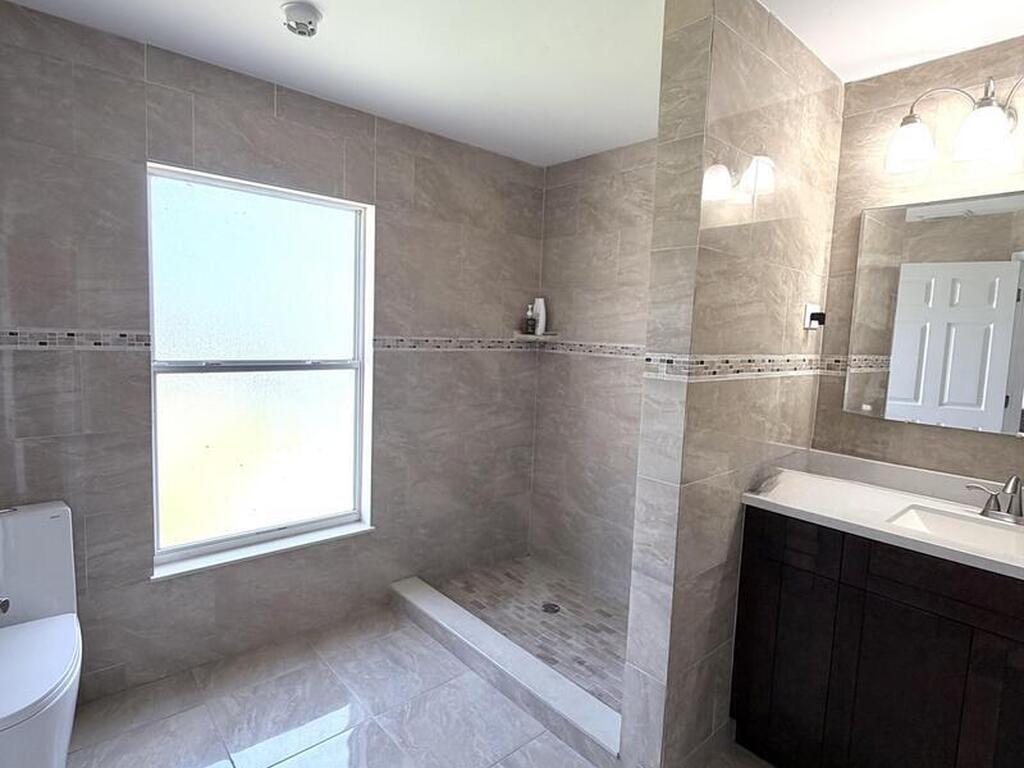 2601 Lakehurst Avenue, Palm Bay, FL 32908