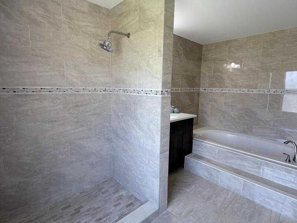 2601 Lakehurst Avenue, Palm Bay, FL 32908