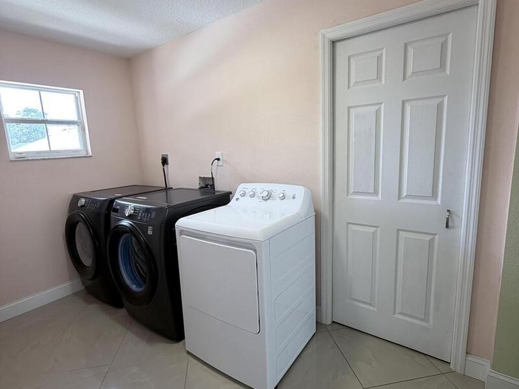 2601 Lakehurst Avenue, Palm Bay, FL 32908