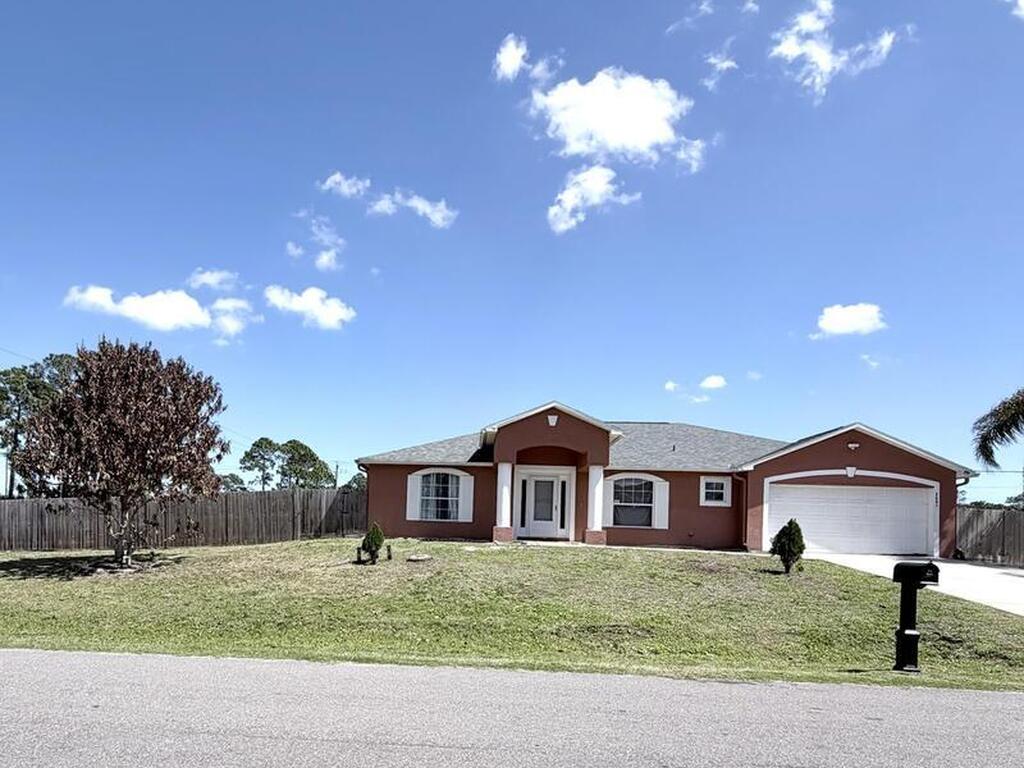 2601 Lakehurst Avenue, Palm Bay, FL 32908