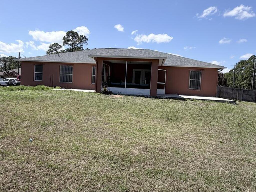 2601 Lakehurst Avenue, Palm Bay, FL 32908