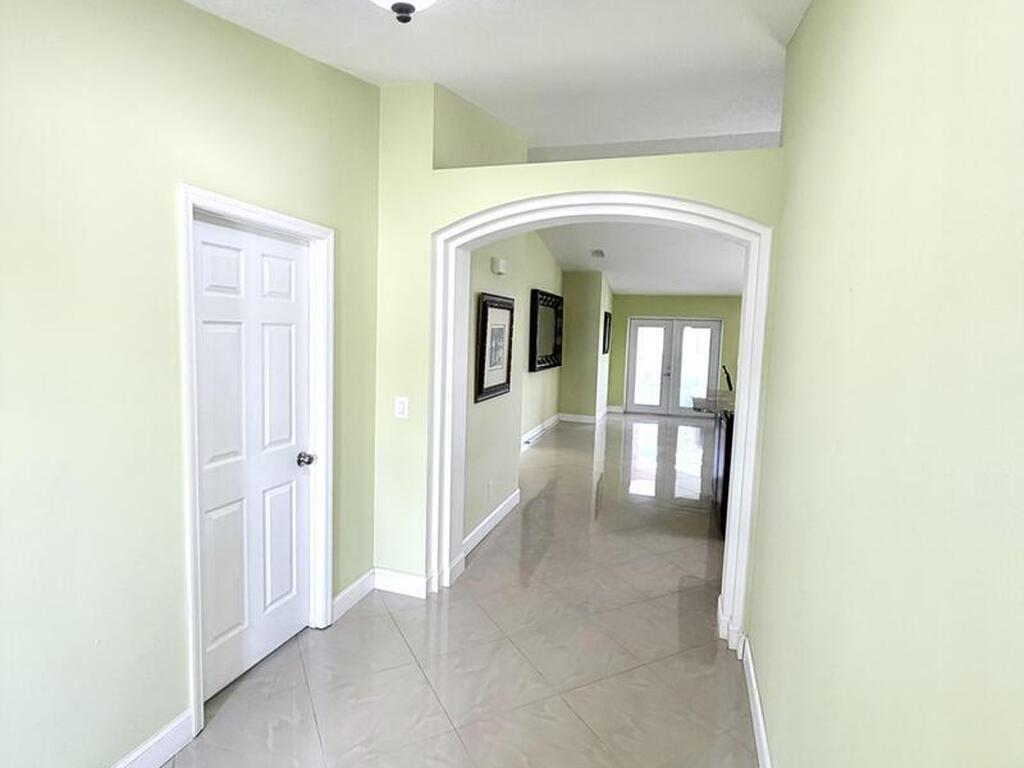 2601 Lakehurst Avenue, Palm Bay, FL 32908