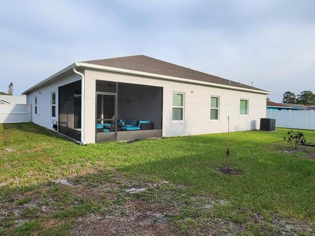 1230 Island Avenue, Palm Bay, FL 32907