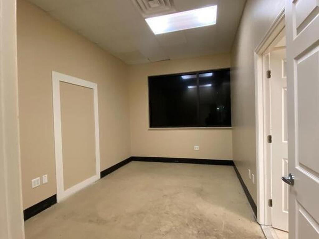 230 E Merritt Island Causeway, Merritt Island, FL 32952