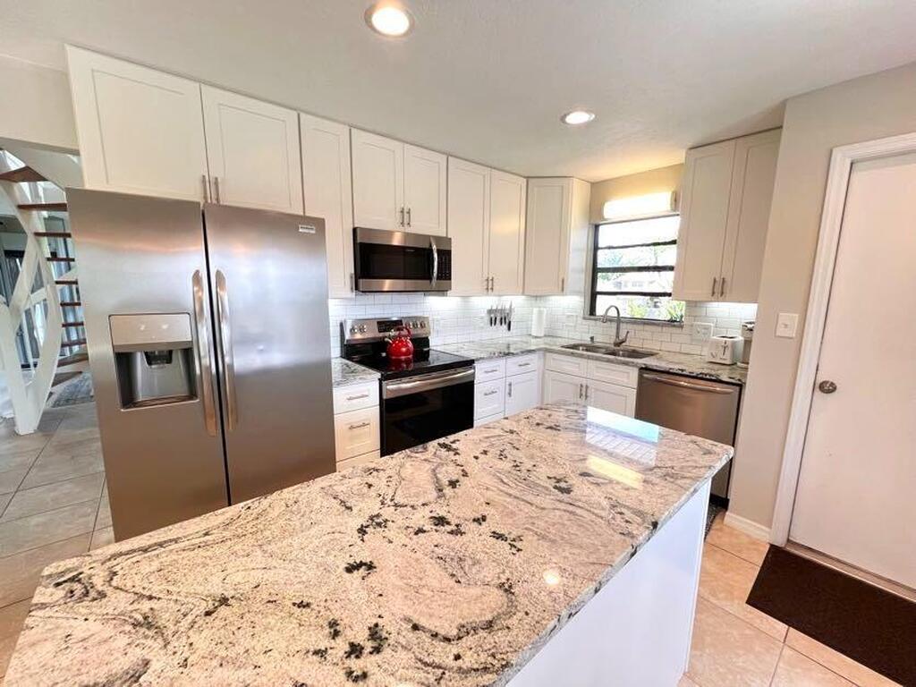 9 Point View Place, Cocoa, FL 32926