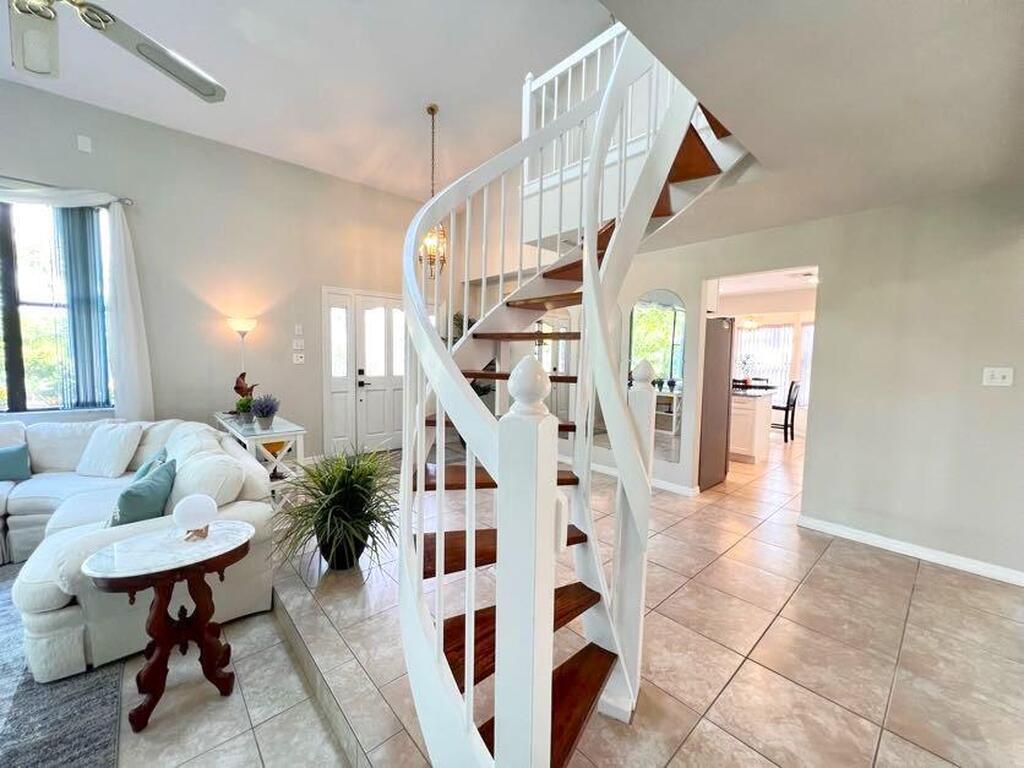 9 Point View Place, Cocoa, FL 32926