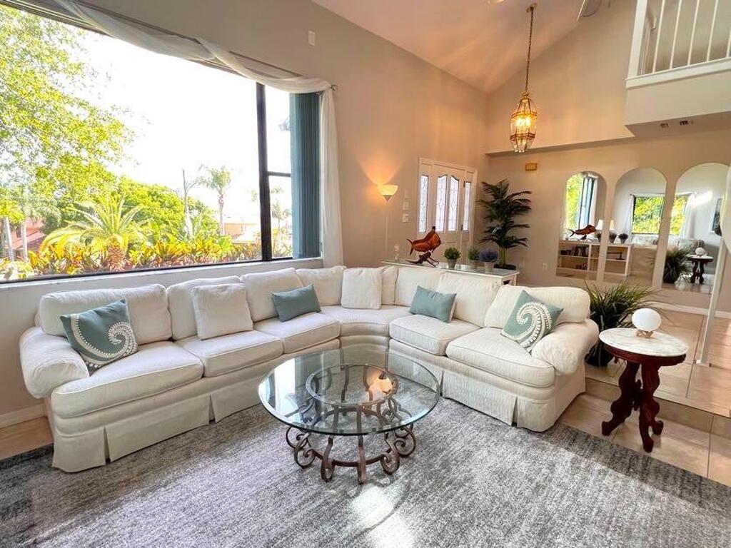 9 Point View Place, Cocoa, FL 32926