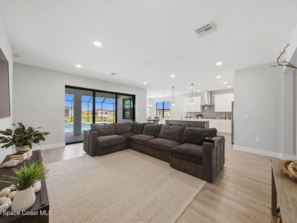 2846 Silverlefe Lane, Melbourne, FL 32940