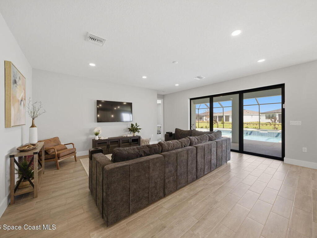 2846 Silverlefe Lane, Melbourne, FL 32940