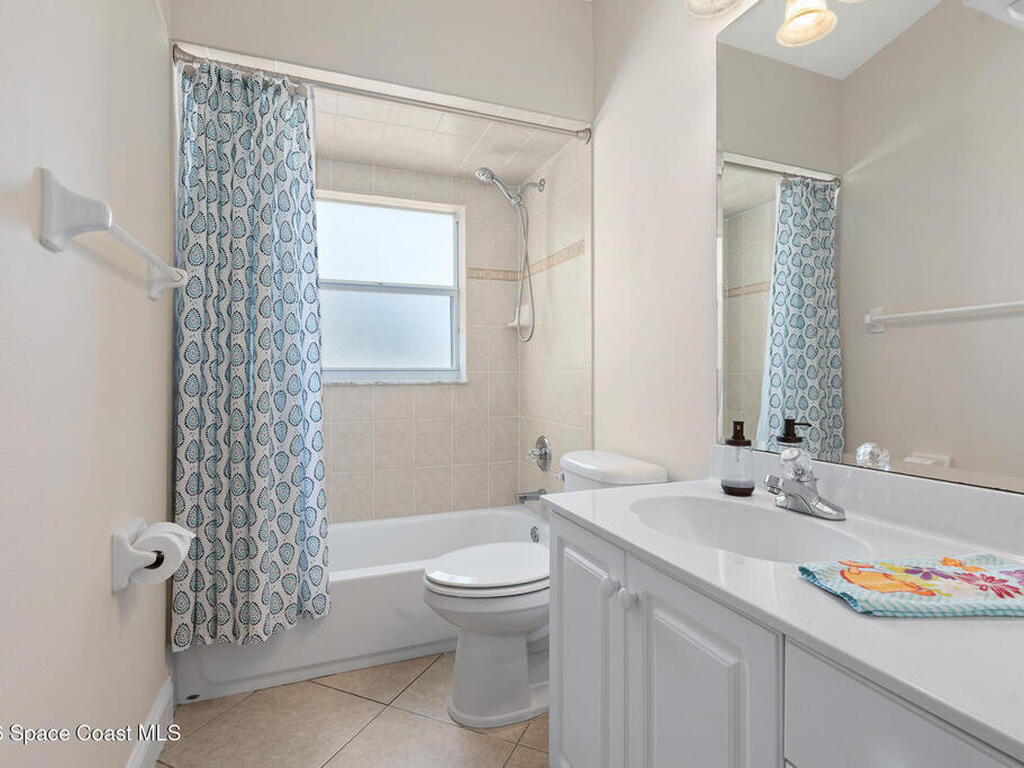 4 Rosemary Place, Palm Coast, FL 32137