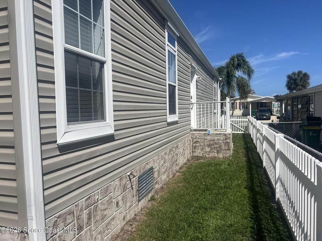 1067 Wren Circle, Barefoot Bay, FL 32976