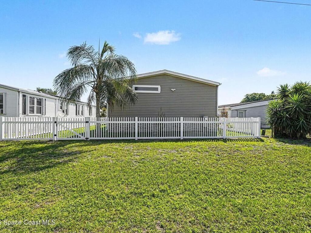 1067 Wren Circle, Barefoot Bay, FL 32976