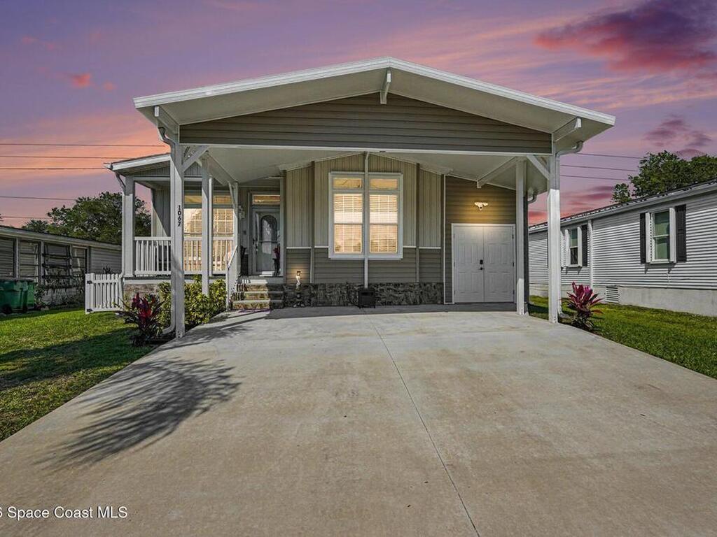 1067 Wren Circle, Barefoot Bay, FL 32976