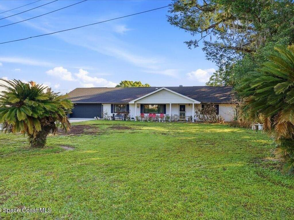 236 W Lake Ina Drive, Winter Haven, FL 33881