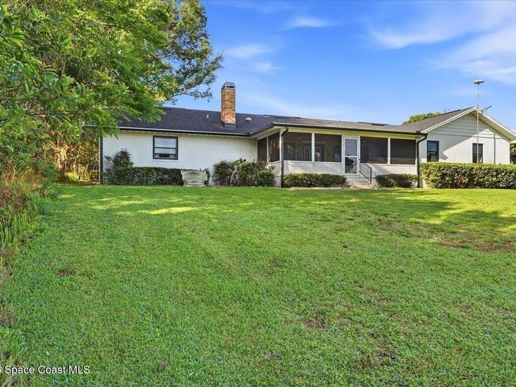 236 W Lake Ina Drive, Winter Haven, FL 33881