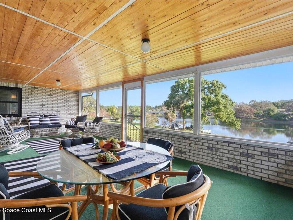 236 W Lake Ina Drive, Winter Haven, FL 33881