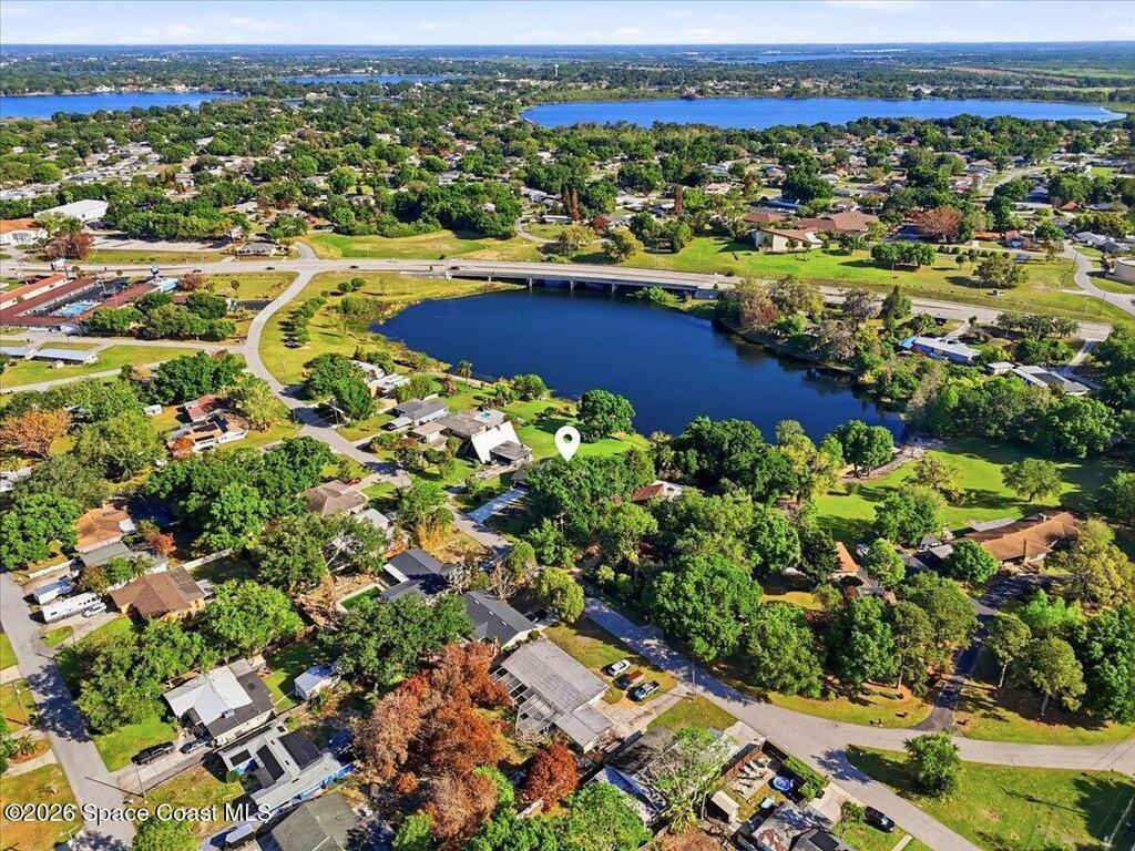 236 W Lake Ina Drive, Winter Haven, FL 33881