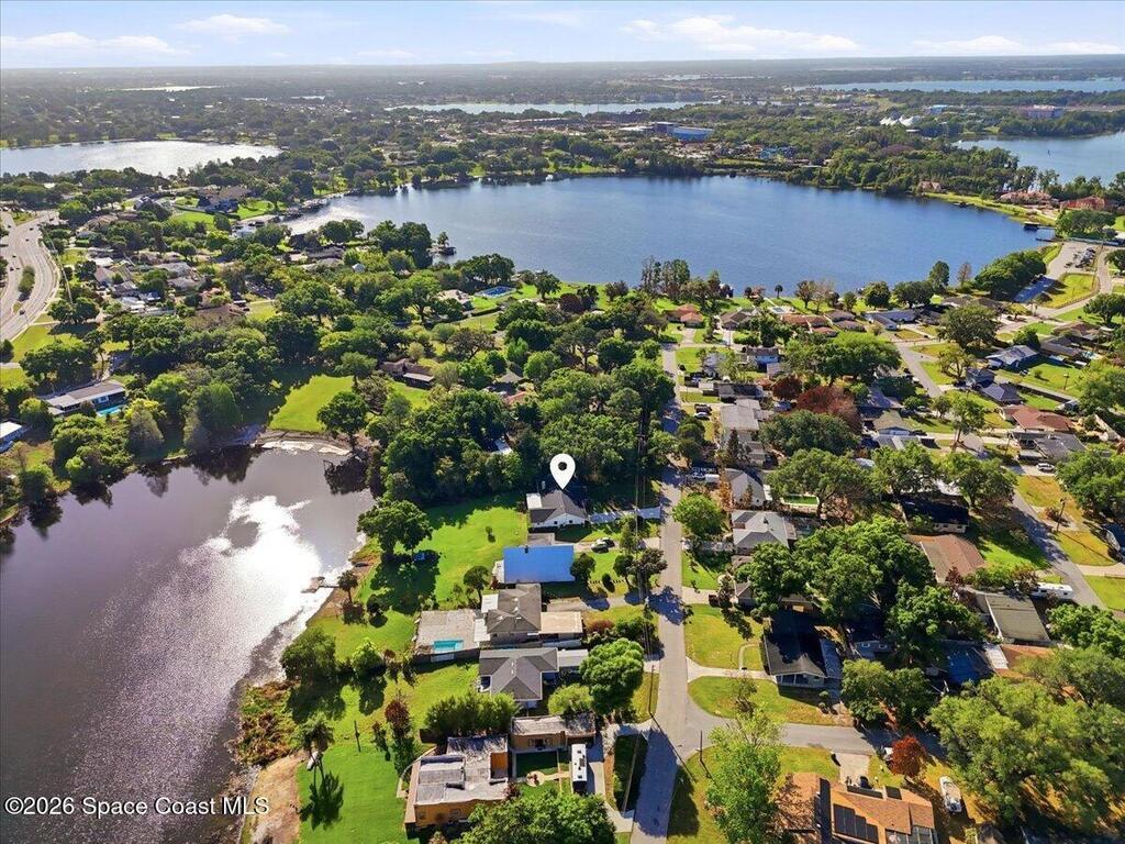 236 W Lake Ina Drive, Winter Haven, FL 33881