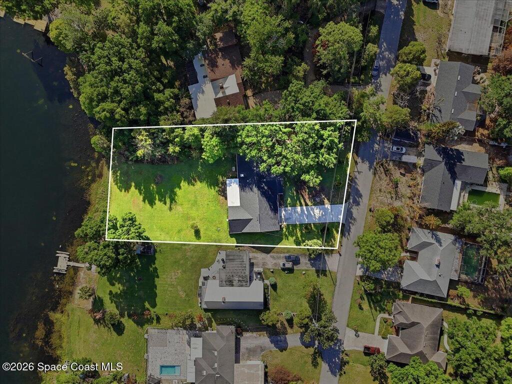 236 W Lake Ina Drive, Winter Haven, FL 33881