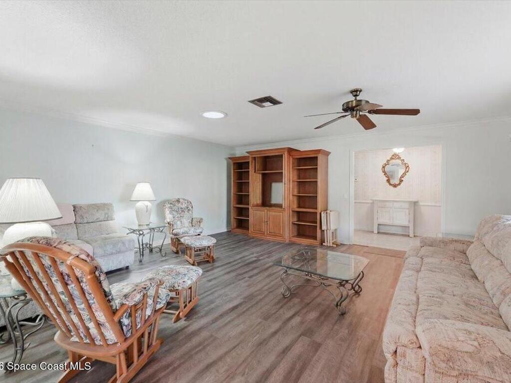 236 W Lake Ina Drive, Winter Haven, FL 33881