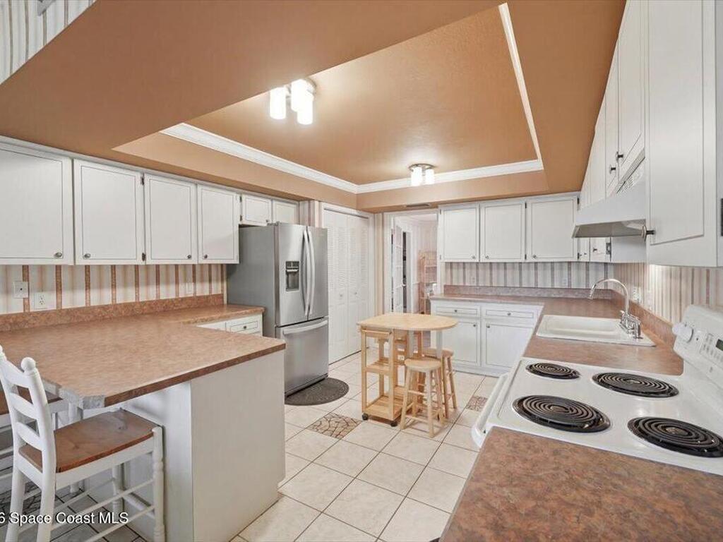 236 W Lake Ina Drive, Winter Haven, FL 33881