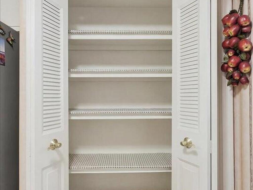 236 W Lake Ina Drive, Winter Haven, FL 33881