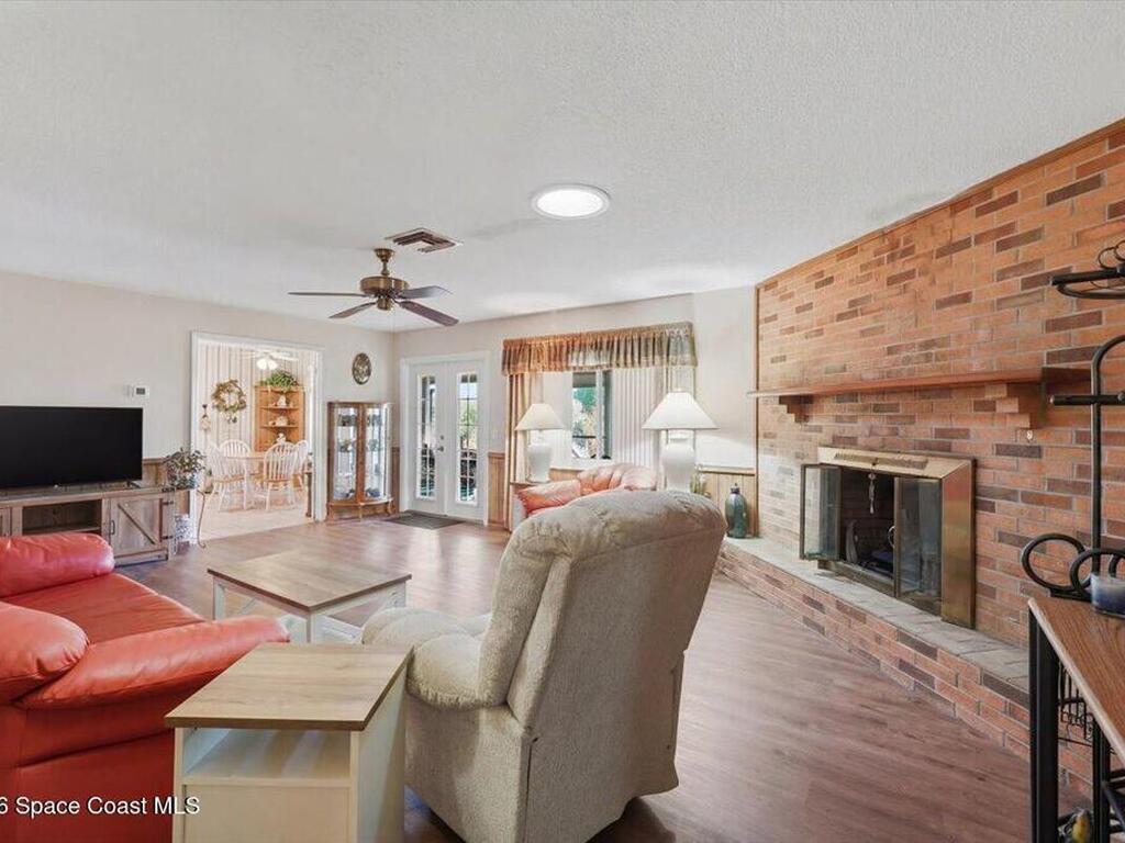 236 W Lake Ina Drive, Winter Haven, FL 33881