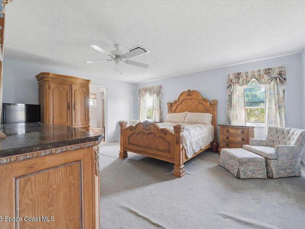 236 W Lake Ina Drive, Winter Haven, FL 33881