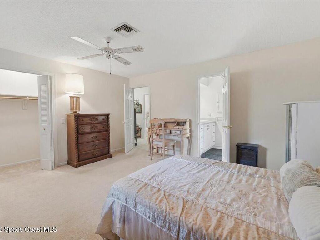 236 W Lake Ina Drive, Winter Haven, FL 33881