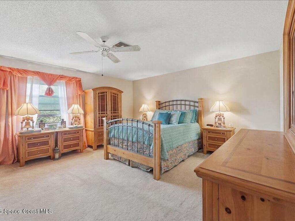 236 W Lake Ina Drive, Winter Haven, FL 33881